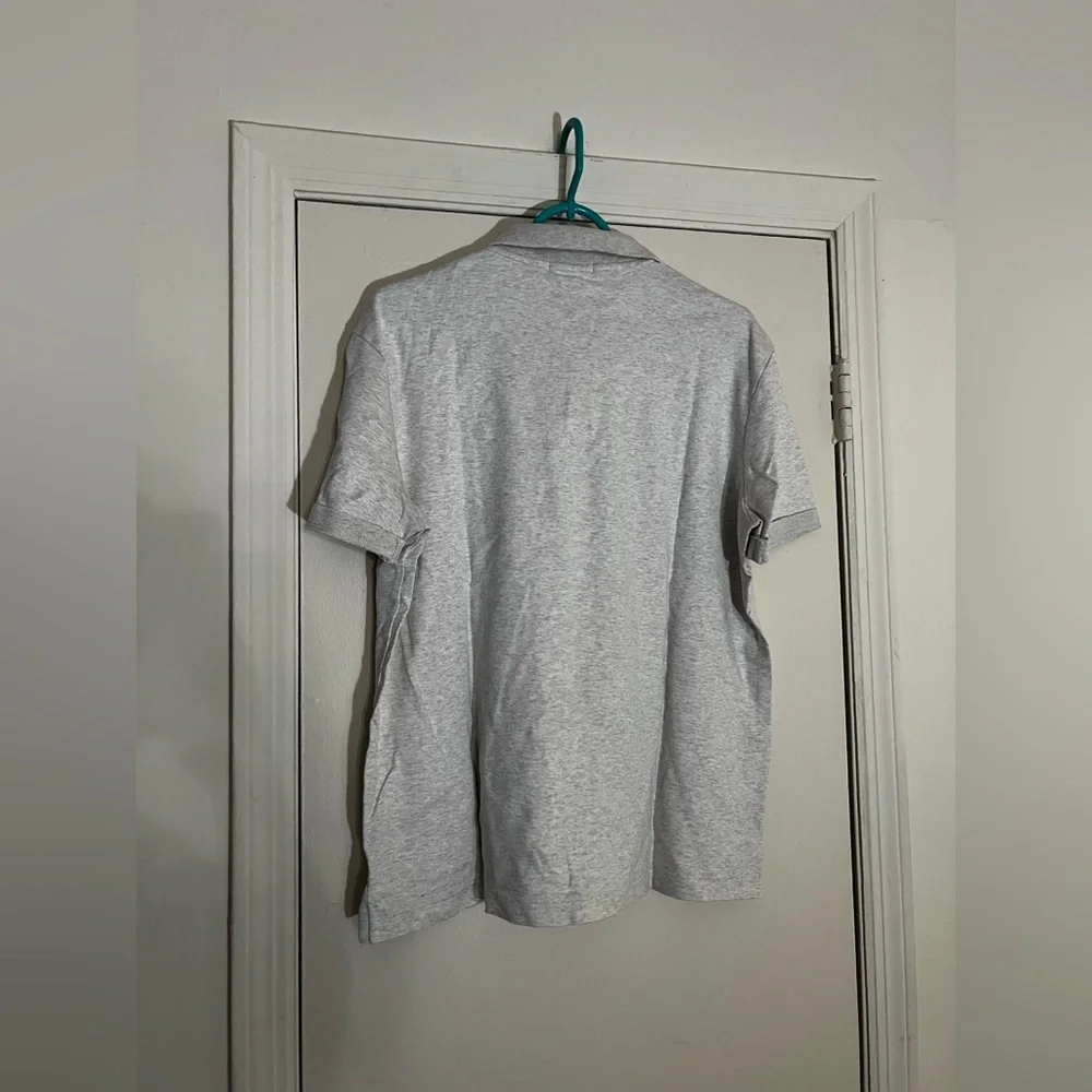 Grey Polo Ralph Lauren classic fit polo shirt
Size Large
In great condition - Picture 6 of 6